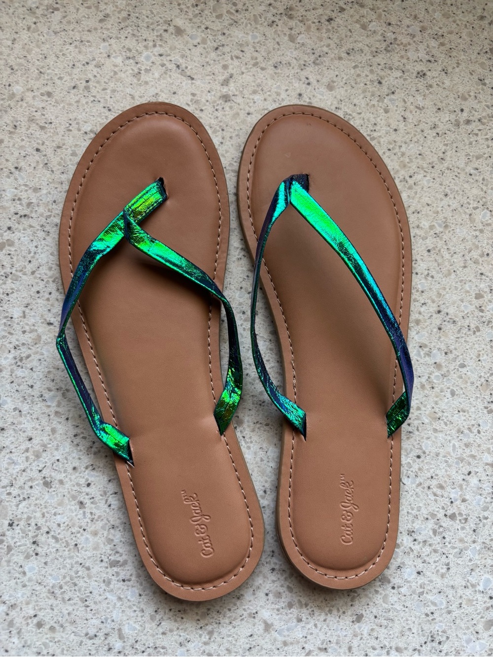 Cat & Jack Kids Sandals Iridescent Green Flip Flops in Size Large 4/5 LIKE NEW - Picture 1 of 6